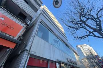 ライオンズマンション北新宿の外観（南東側から）