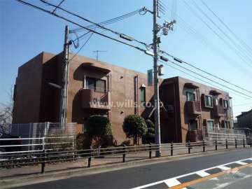 ユニヴェール花屋敷1号館の外観（北西側から）