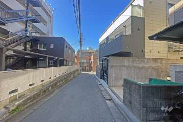 敷地南側の通路（西側から）