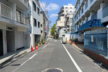 敷地西側の前面道路　