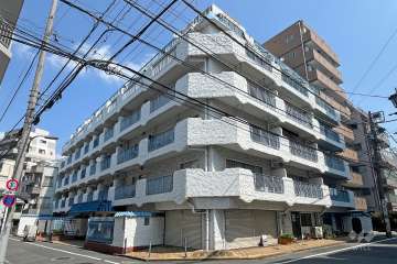 マンションヴィップ新宿柏木の外観（南西側から）