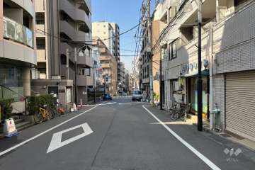 敷地南側の前面道路