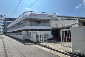 北新宿パークハイツの外観（北東から）