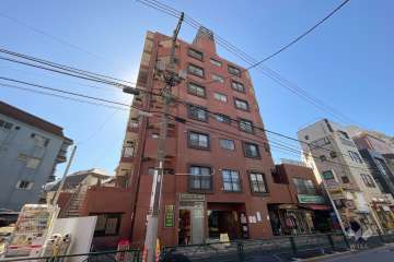 新宿サマリヤマンションの外観（北東側から）