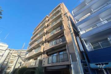 朝日クレスパリオ新宿の外観（南東側から）