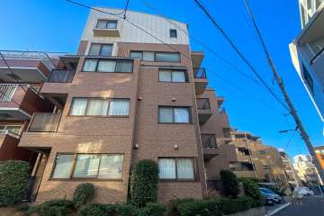 朝日クレスパリオ新宿の外観（北西側から）