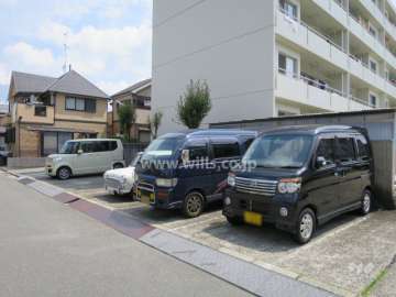敷地内駐車場（屋外平面式）