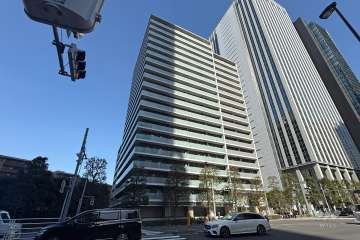 ザ・パークハウス新宿タワーの外観（南西側から）