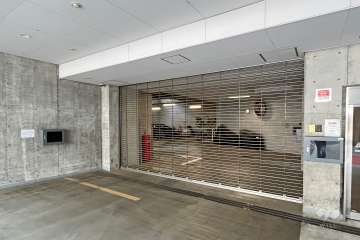 駐車場の出入り口（リングシャッター付き）　