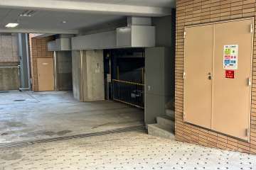 敷地内駐車場（屋内機械式）