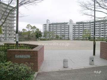 敷地西側にある公園