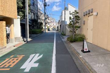 敷地北側の前面道路