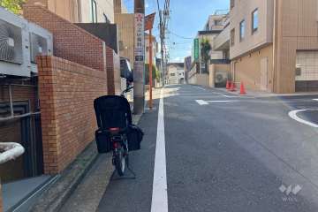 敷地西側の前面道路　