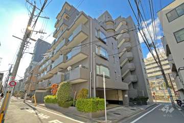 クレアール余丁町の外観（東側から）