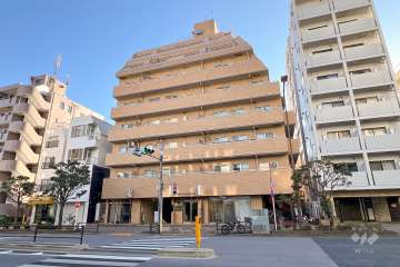 ライオンズマンション余丁町の外観（北西側から）