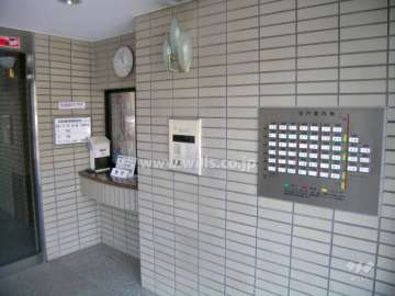 オートロック付きのエントランスホール