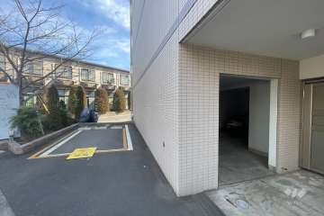 屋内に設けられた駐輪場