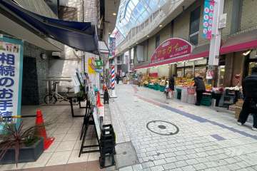 敷地東側の前面道路