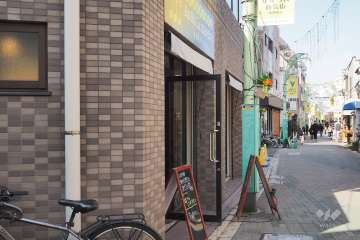 敷地東側の前面道路