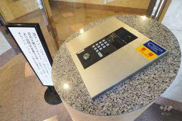 エントランスはオートロック付きです。