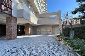 敷地内駐車場（屋内機械式）　