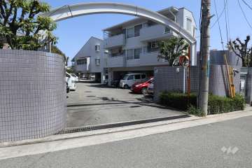 駐車場の出入り口