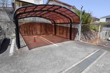 敷地内駐車場(平面式屋根有り区画)