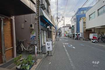敷地の西側前面道路（北側から）