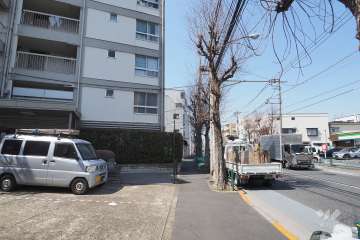 敷地北側の前面道路