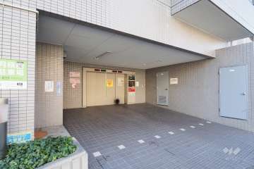 駐車場の出入り口