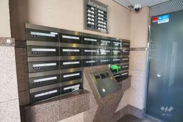 エントランスのオートロックと共用ポスト