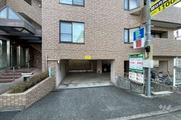 駐車場の出入り口