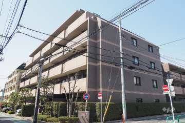 フェアロージュ杉並井草の外観（南東側から）