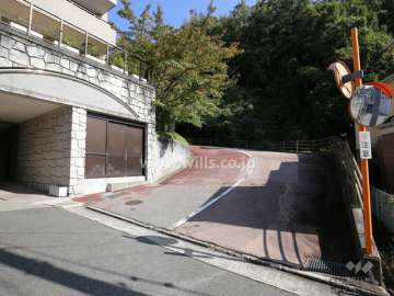 駐車場の出入り口