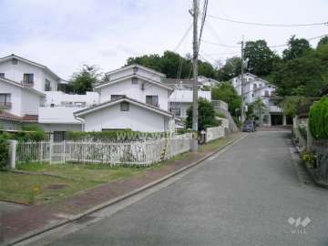 手前がA棟、奥がB棟