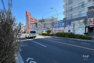 敷地北東側の前面道路