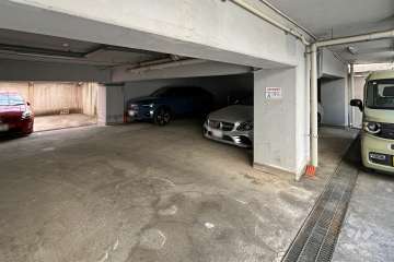敷地内駐車場（屋内平面式）