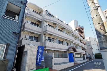 メゾン・ド・ジュリーの外観（南東側から）