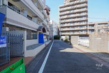 敷地東側の前面道路
