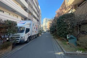 敷地北側の前面道路