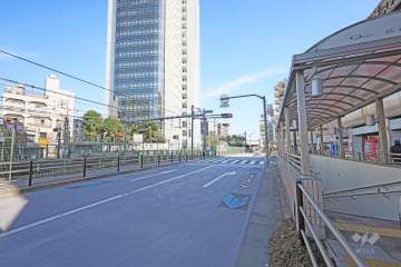 敷地北側の前面道路