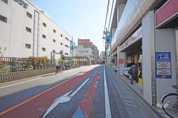 敷地東側の前面道路