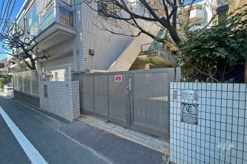 敷地内の児童クラブ