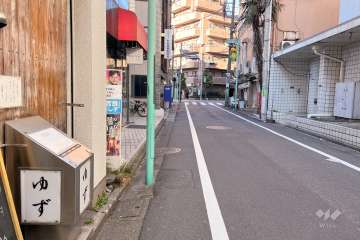 敷地北側の前面道路（東側から）