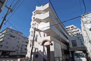 メゾン・ド・パラレールの外観（南側から）