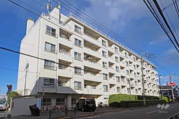 丸増井荻マンションの外観（南西側から）