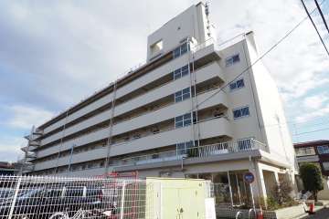 丸増井荻マンションの外観（北西側から）
