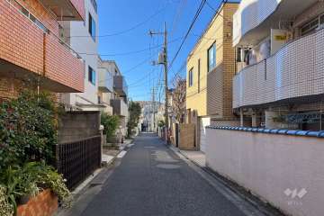 敷地東側の前面道路　