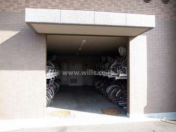 エントランス横にある駐輪場（屋内）