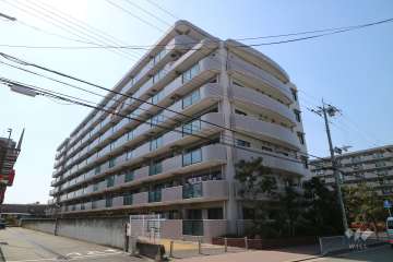 エンゼルハイムパークステージ2番館の外観(北東側から)